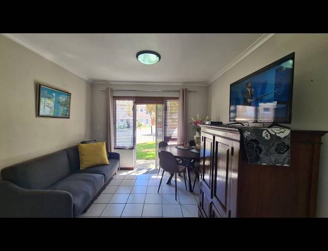 1 BEDROOM PROPERTY TO RENT IN STRAND CENTRAL
